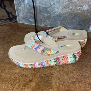 Volatile Sandal